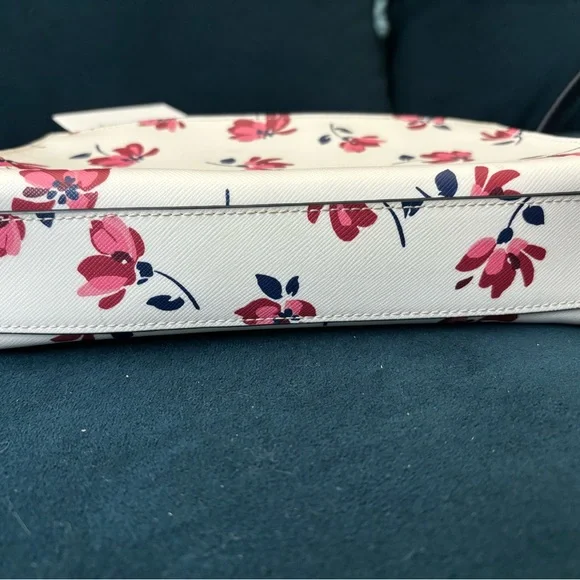 NWT Kate Spade New York crossbody with beautiful flowers - Picture 6 of 8
